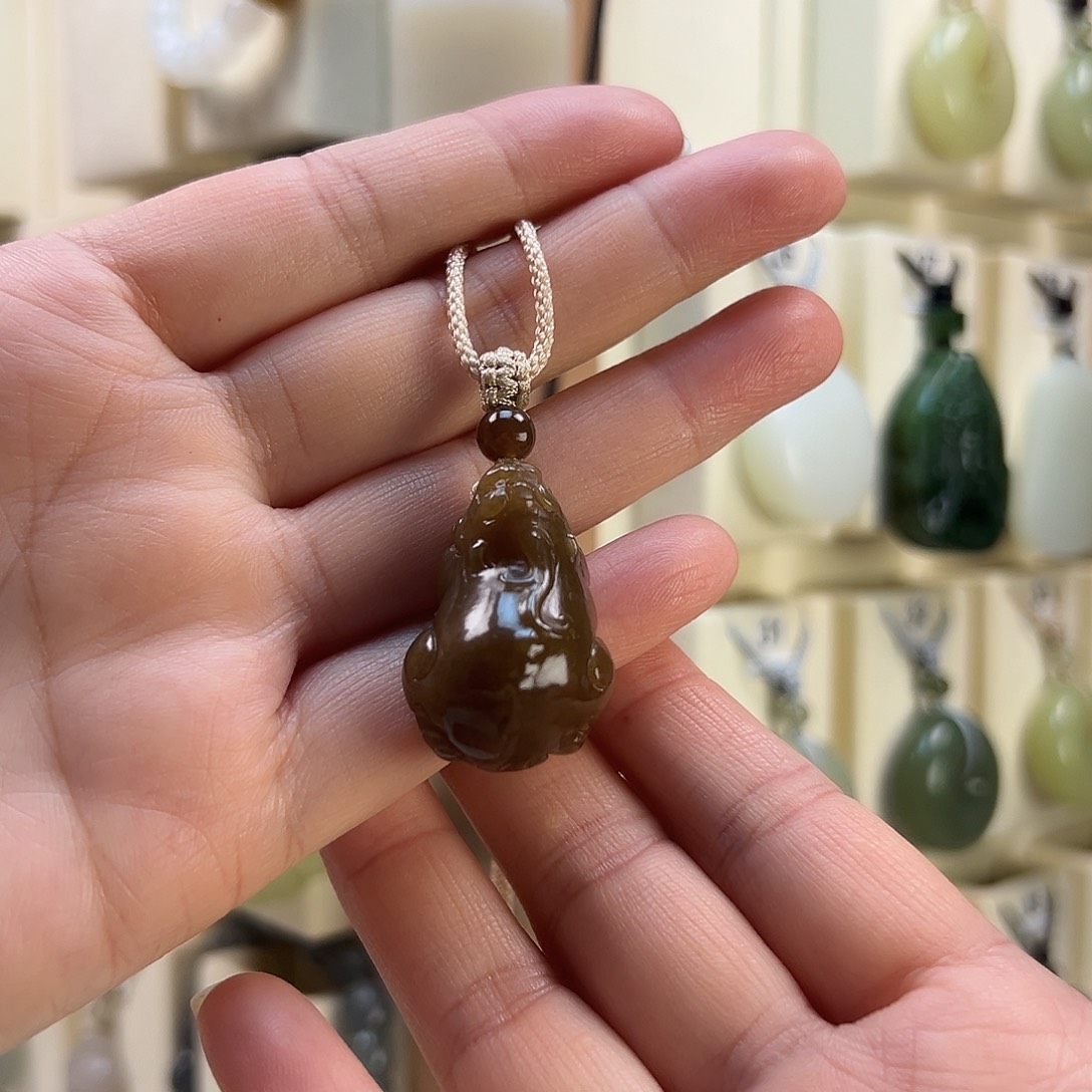 随***旧和田玉未镶嵌颈饰