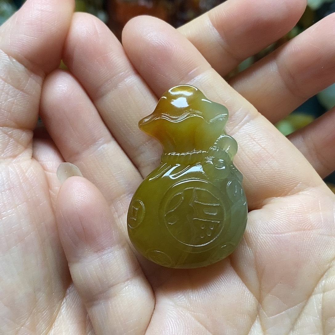 岫玉未镶嵌吊坠(不含链)