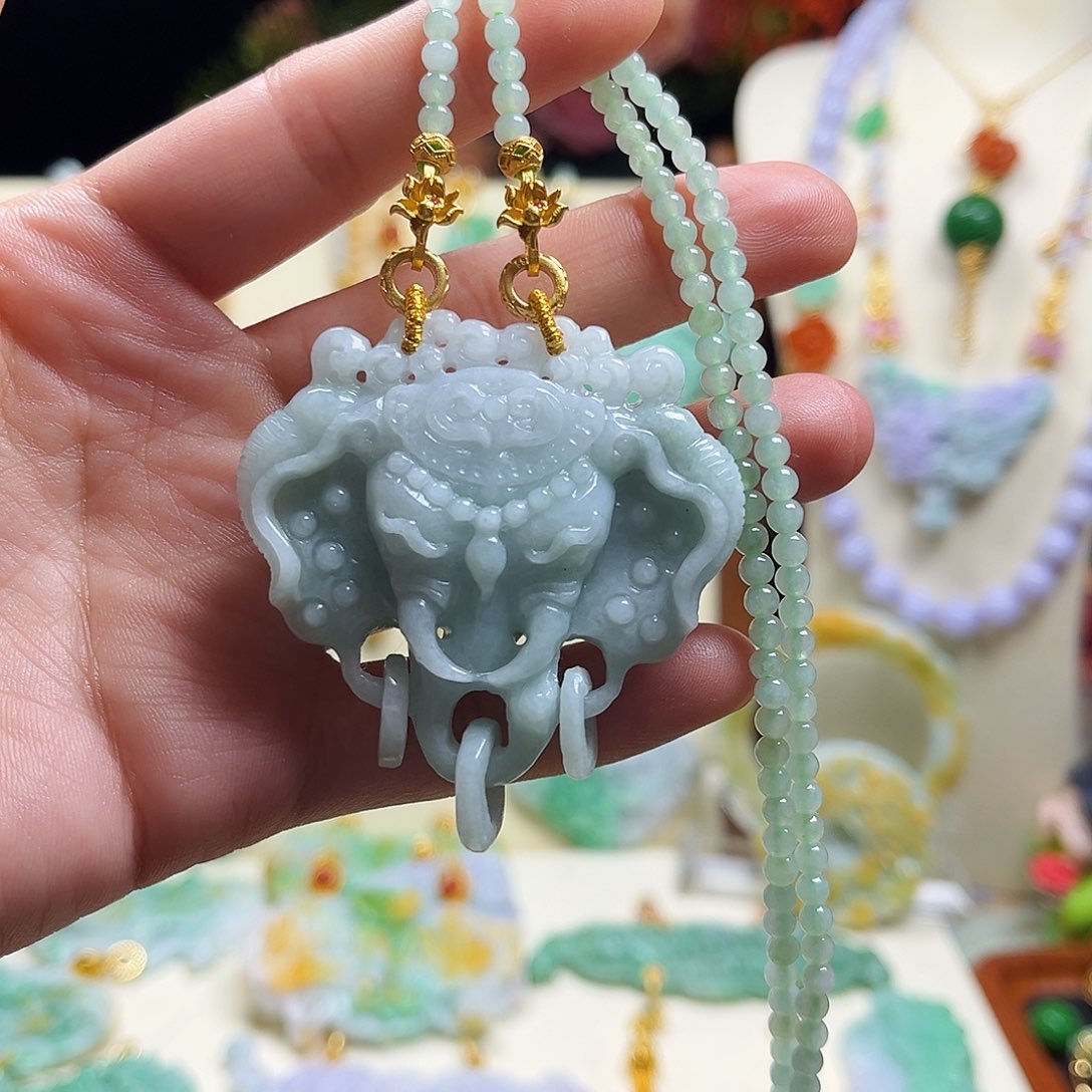 翡翠颈饰未镶嵌天然翡翠