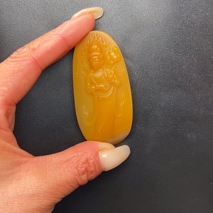 石英质玉黄蜡石观音挂件未镶嵌风**起
