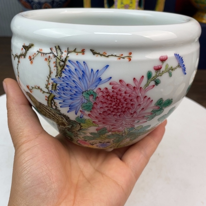 陶瓷粉彩小缸一个