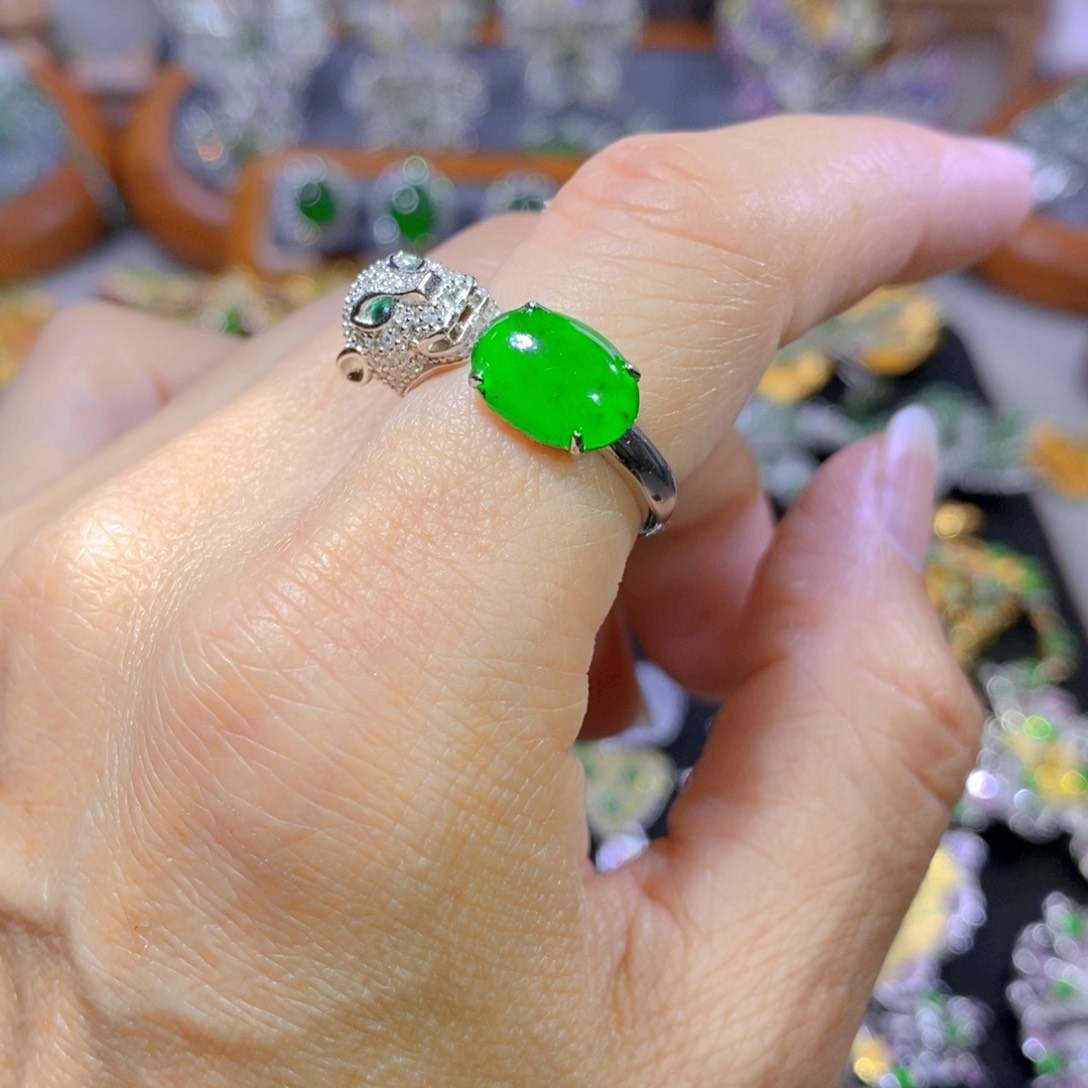 翡翠颈饰银S925镶嵌天然翡翠 