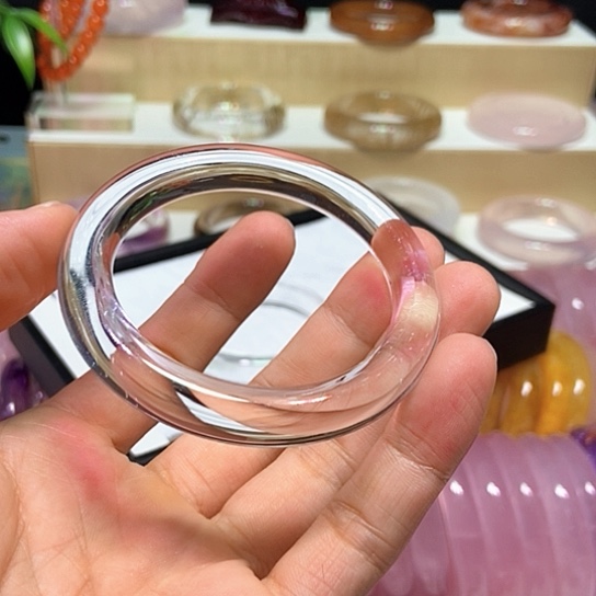 橙****水晶手镯未镶嵌55.8圈口尺寸直径