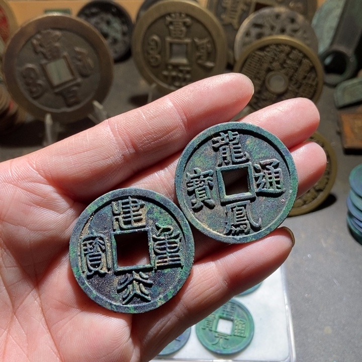 笑****铜现代工艺品仿制品