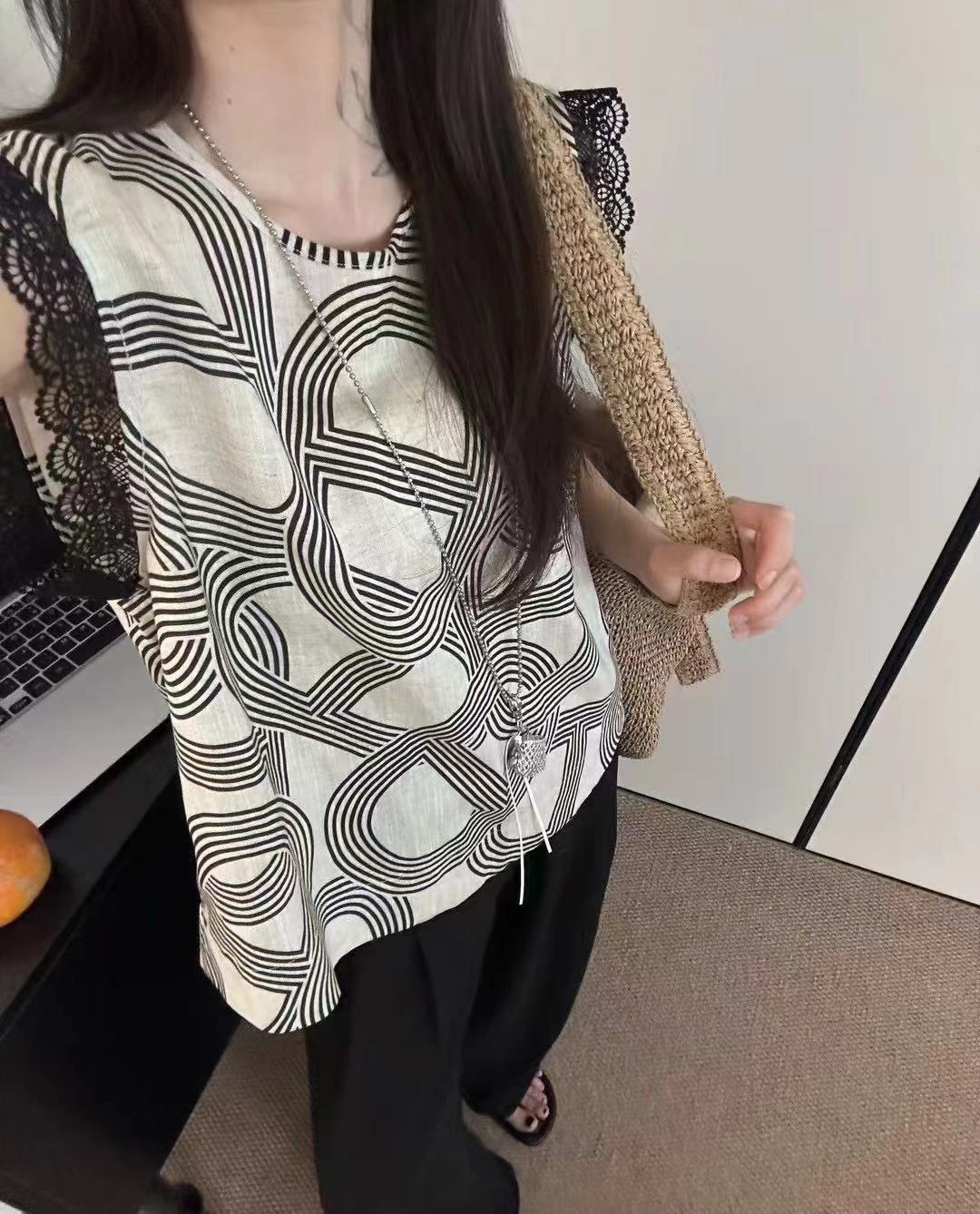 夏季新款显瘦印花撞色袖口拼蕾丝无袖衬衫减龄上衣