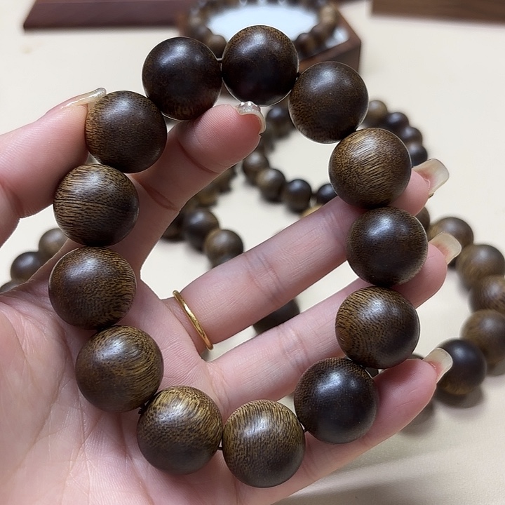 l***i沉香手串沉香手串18