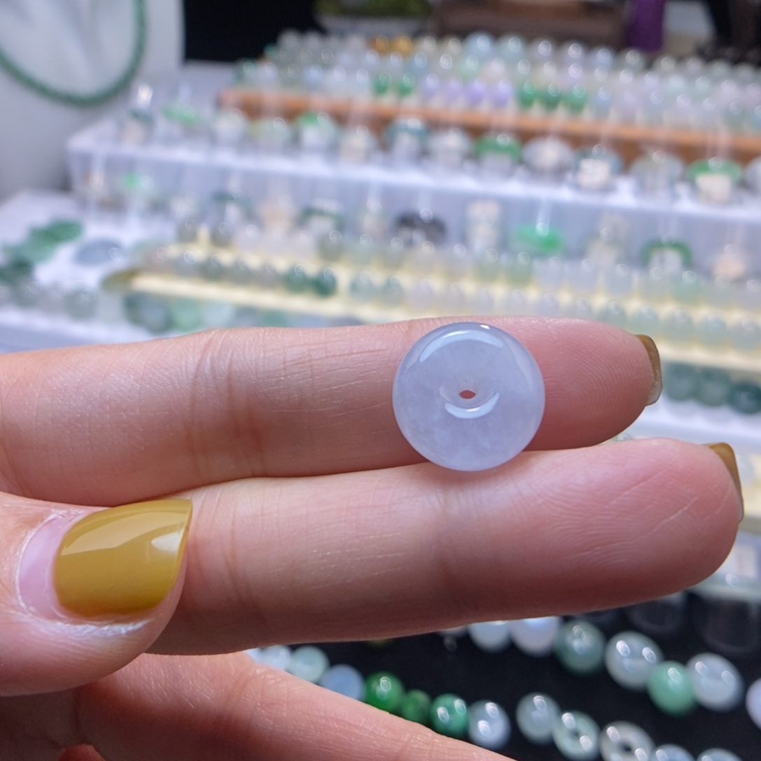 翡翠未镶嵌颈饰紧扣不退换