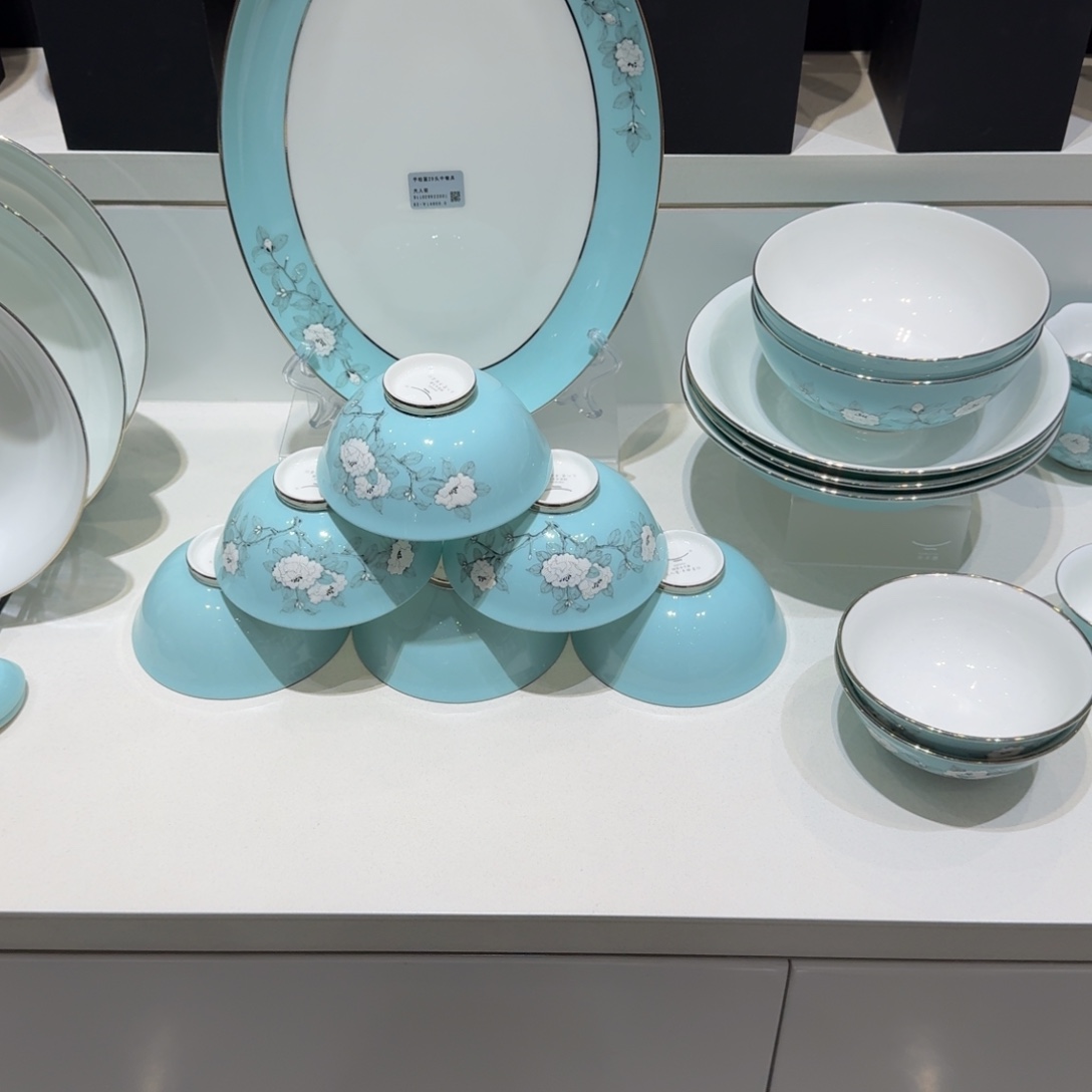 玉***祥陶瓷福利29头餐具8人位