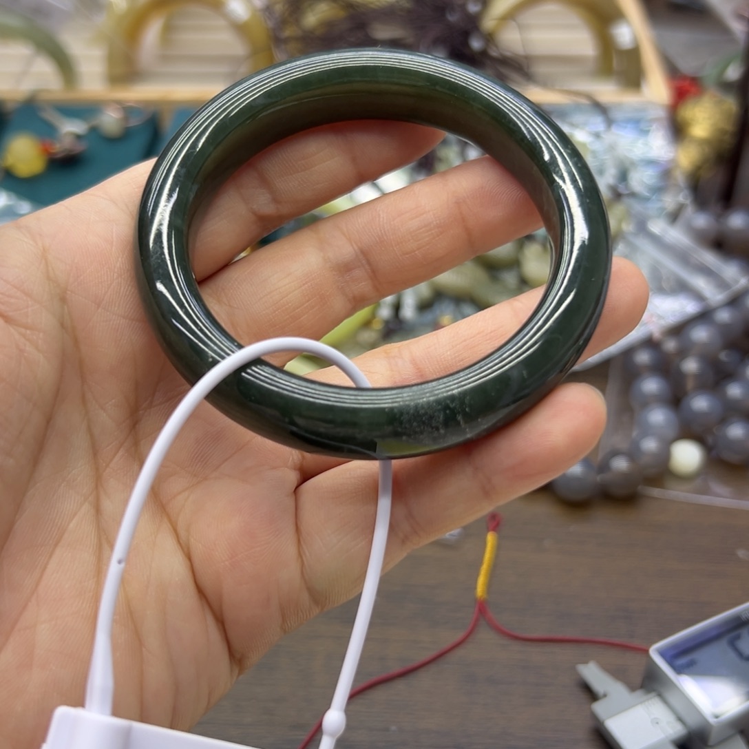 和田玉未镶嵌手镯58.4圈围764