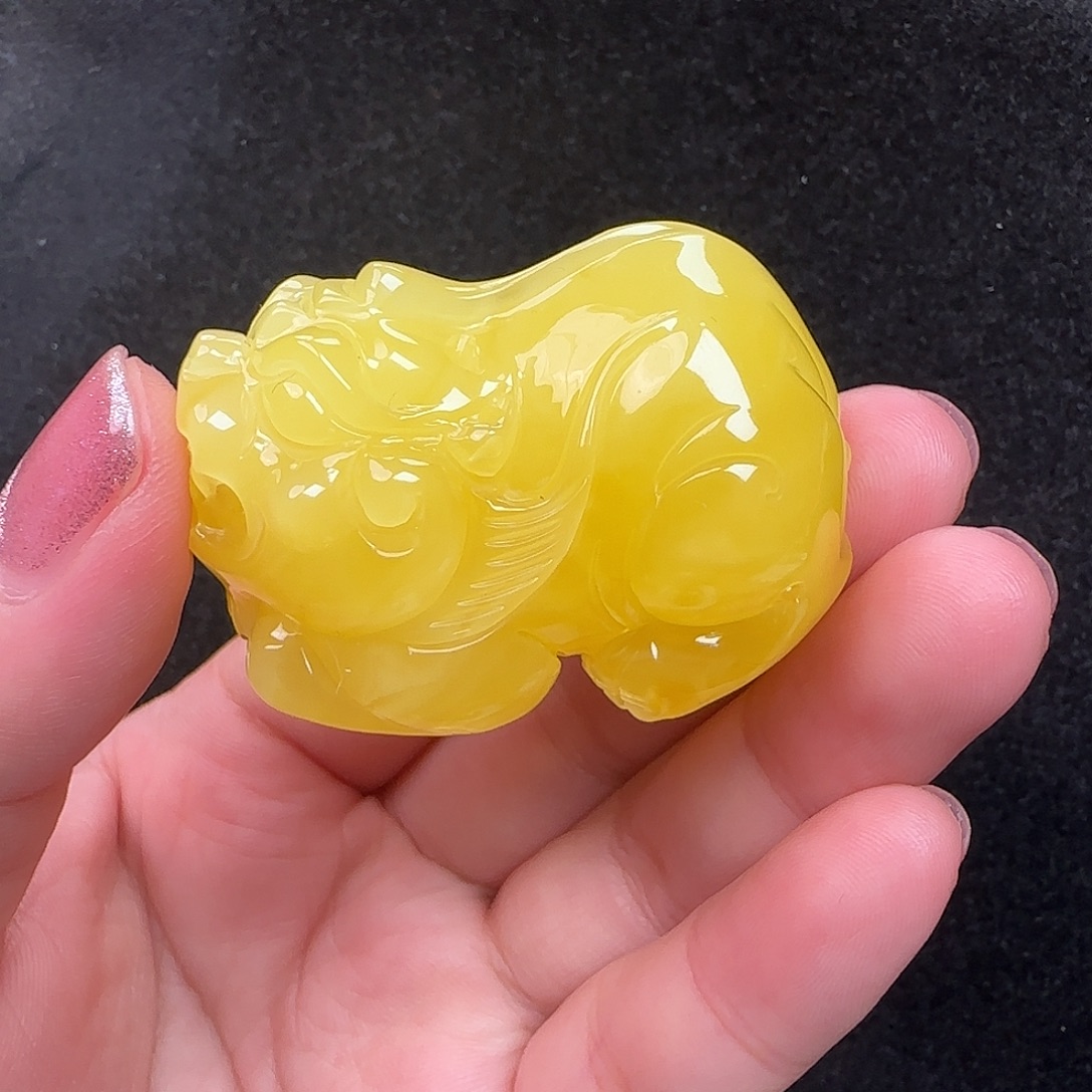 蜜蜡未镶嵌珠宝奇石