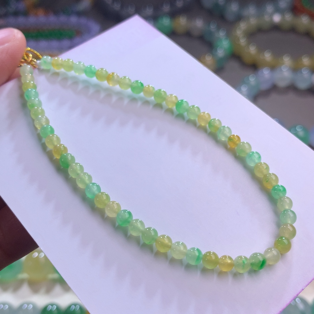 翡翠未镶嵌颈饰卡3.6 黄加绿