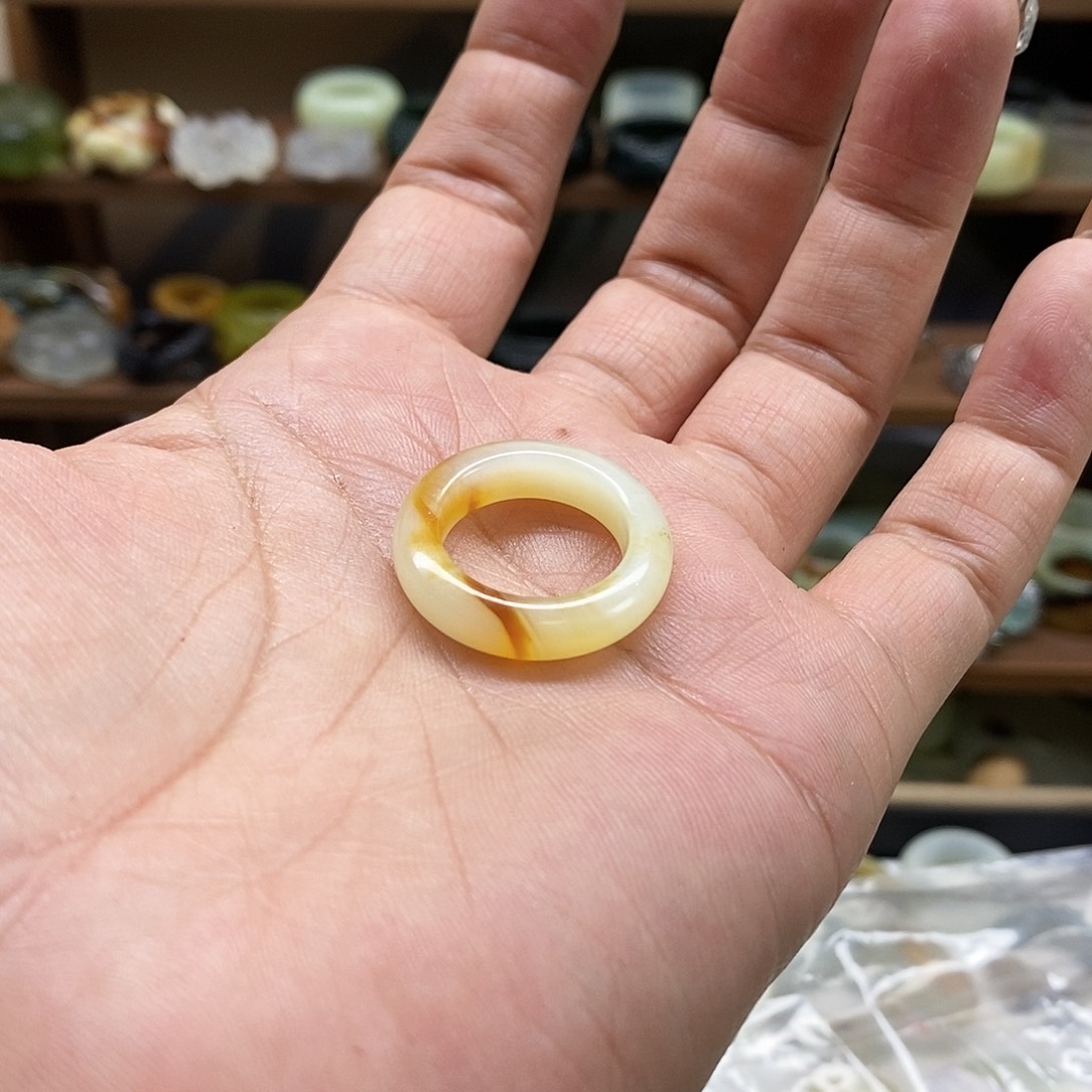 岫玉戒指未镶嵌菠***油