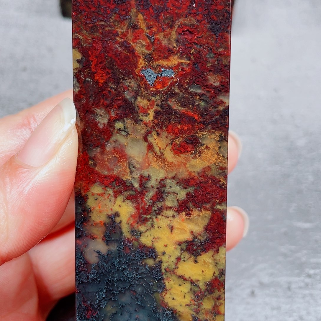 玉桂林鸡血玉印章镇尺