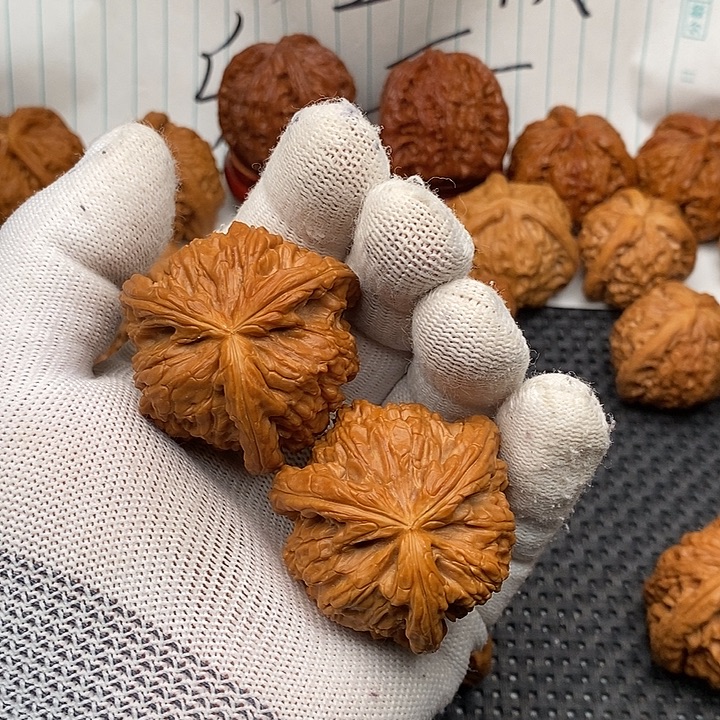 把件核桃拼接白狮子70