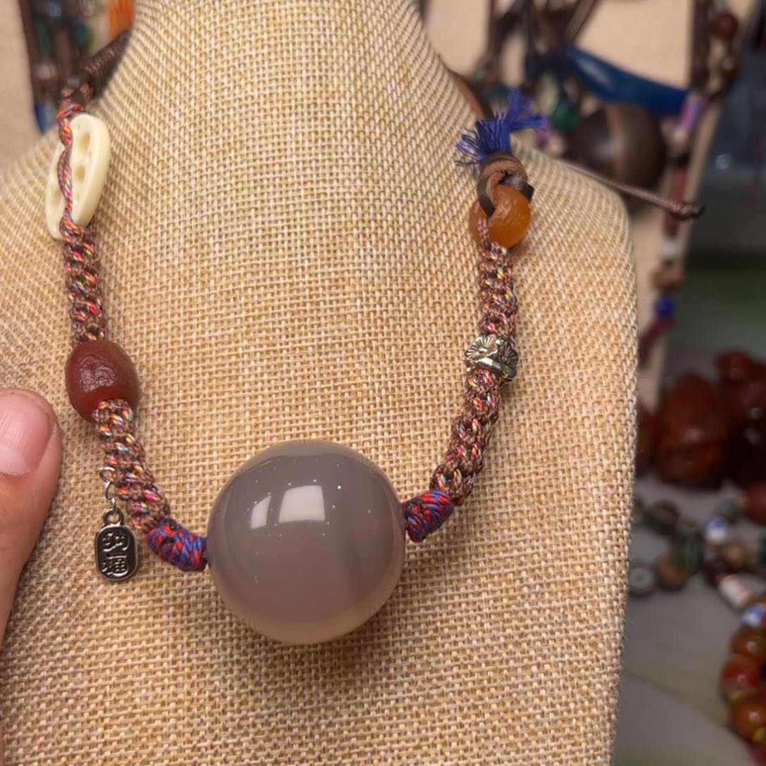 玛瑙/玉髓颈饰未镶嵌