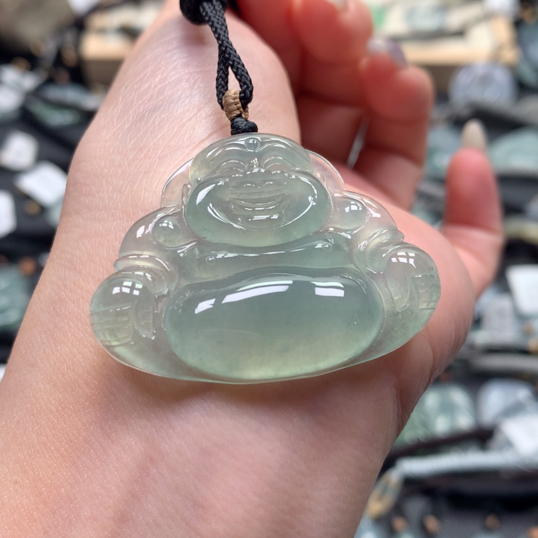 翡翠颈饰未镶嵌佛公