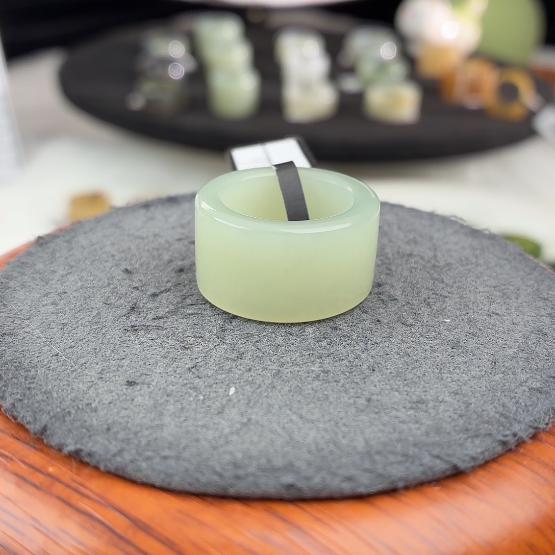 和田玉未镶嵌戒指b8晴水圆切16.5不退换