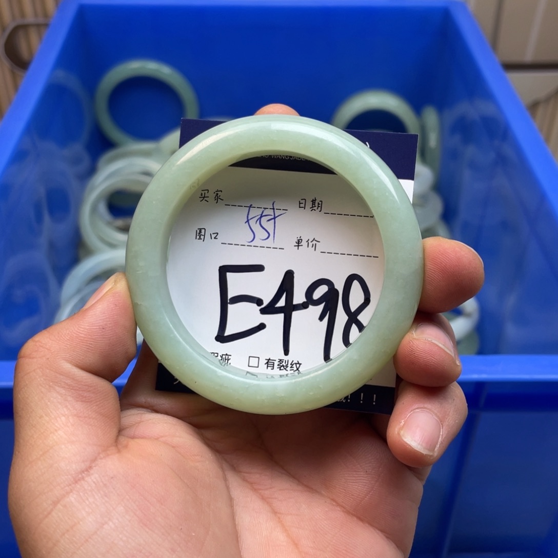 岫玉手镯手镯未镶嵌