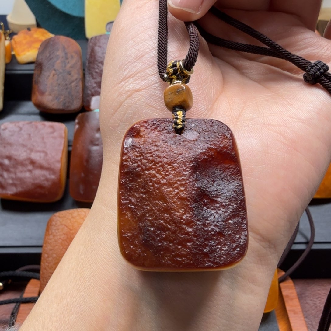 琥珀吊坠(赠链)未镶嵌