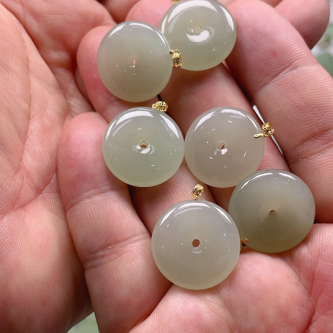 和田玉颈饰18K金镶嵌