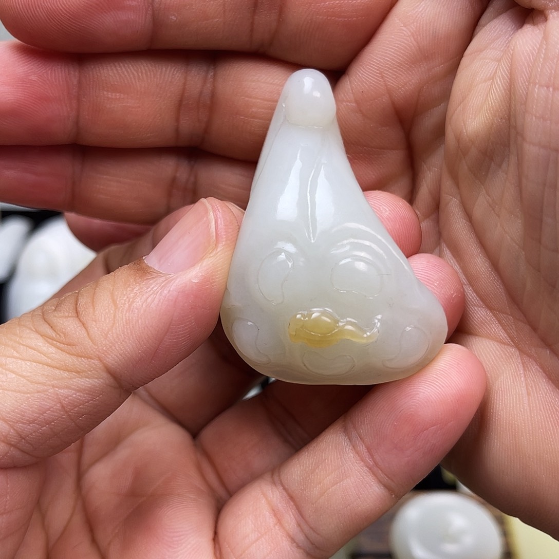 和田玉颈饰未镶嵌