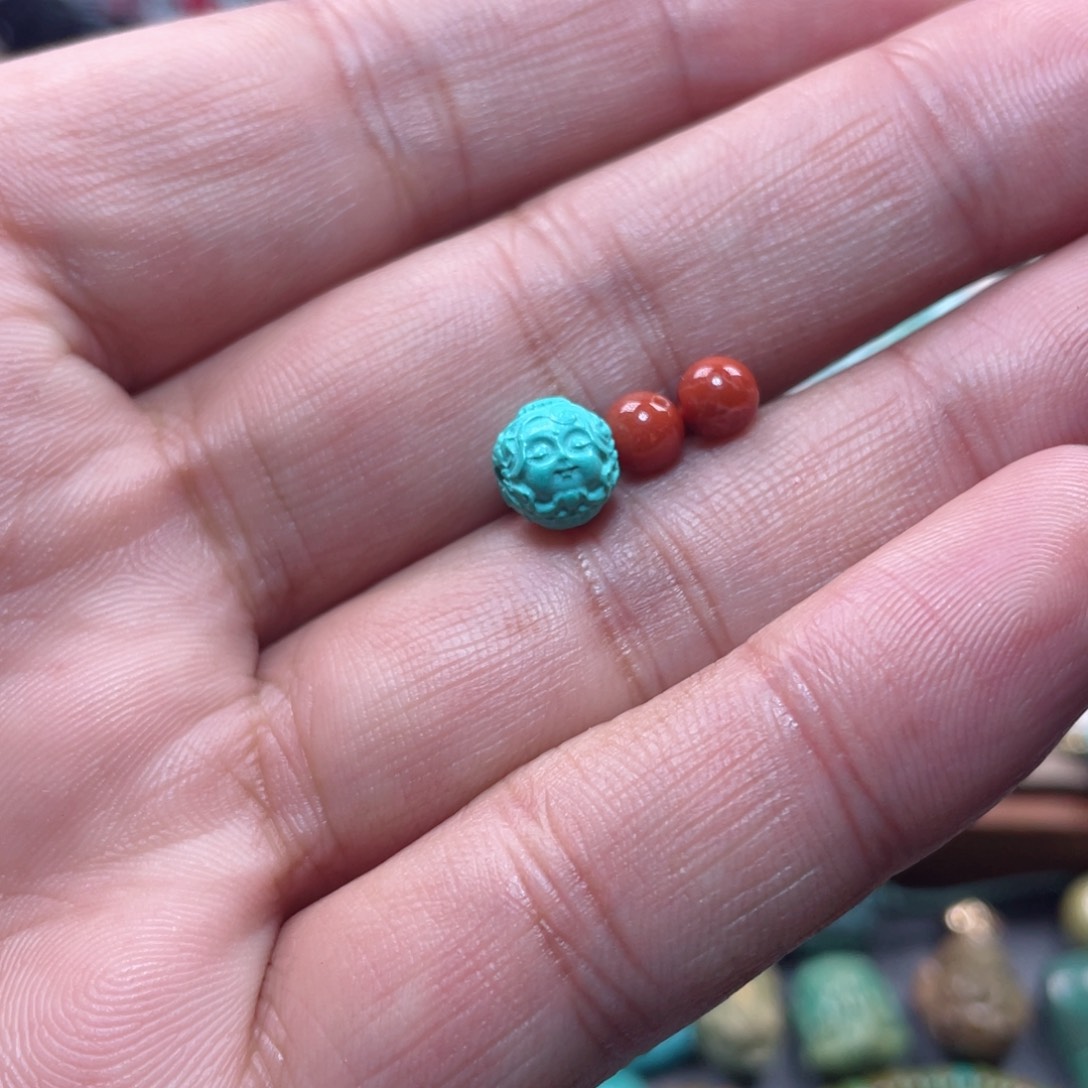 南红玛瑙配饰未镶嵌