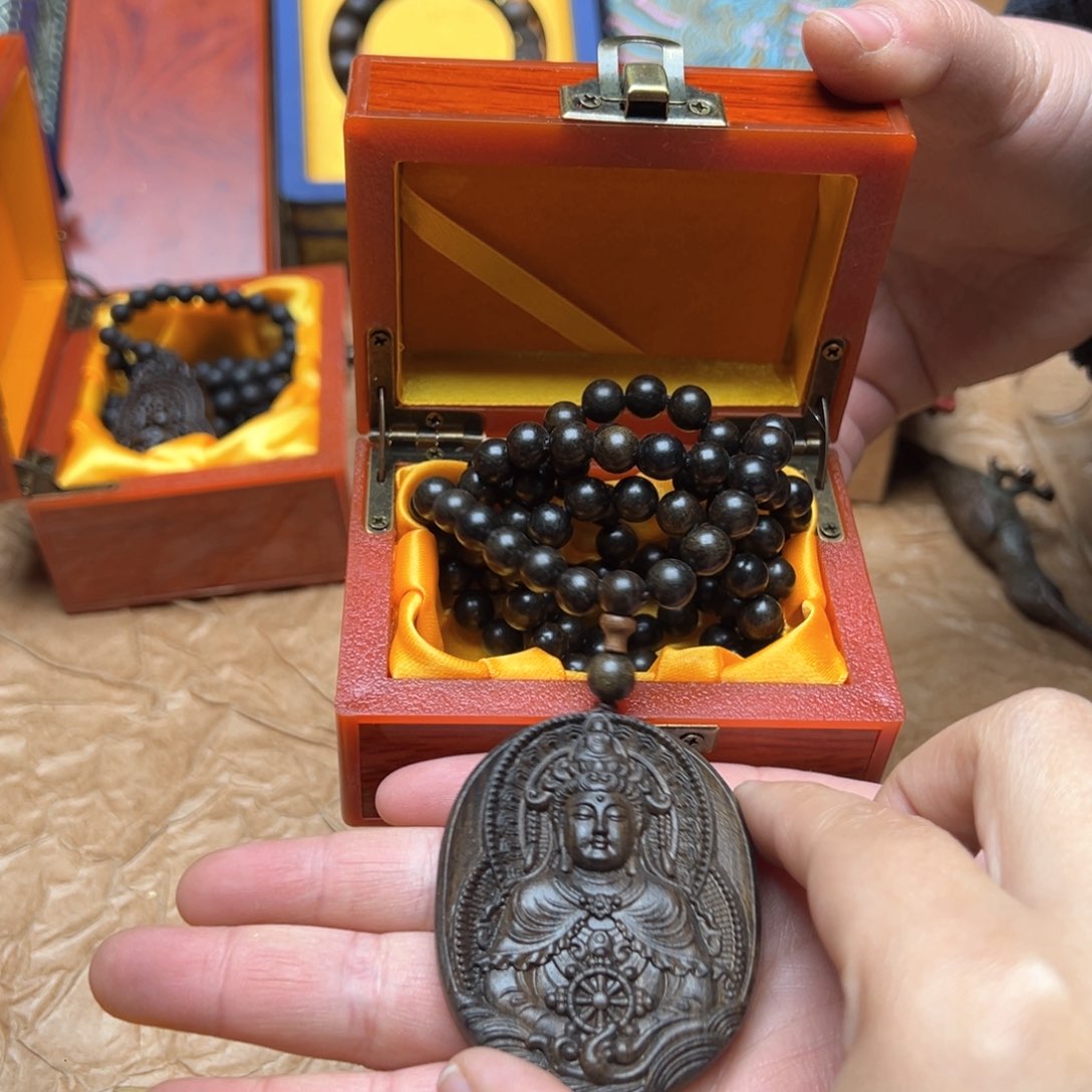 大叶紫檀（黑酸枝木类）