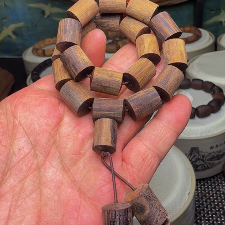 降真香手持1216黄绿奇楠