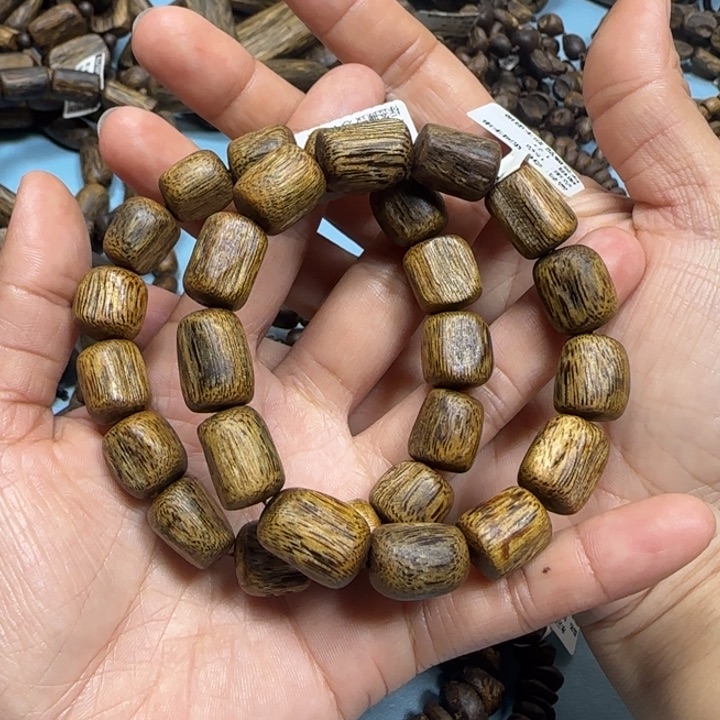 沉香手串陆河多样性发货一条卡12-15克