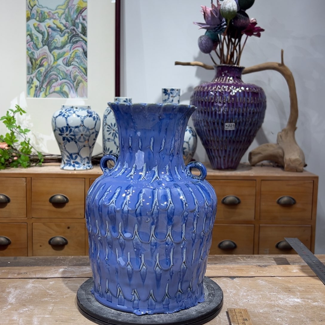 摆件陶瓷花瓶高26口7瑕疵全盘