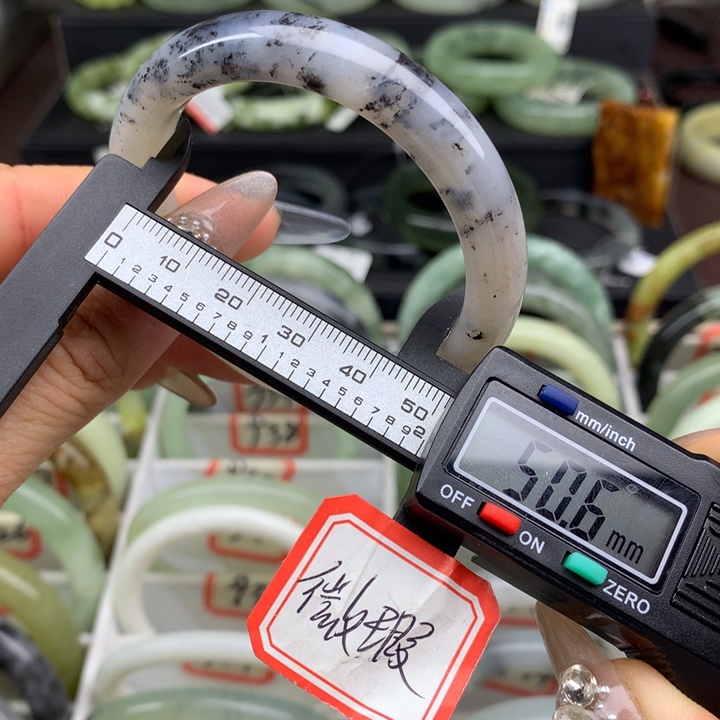 蛇纹石玉未镶嵌手镯937