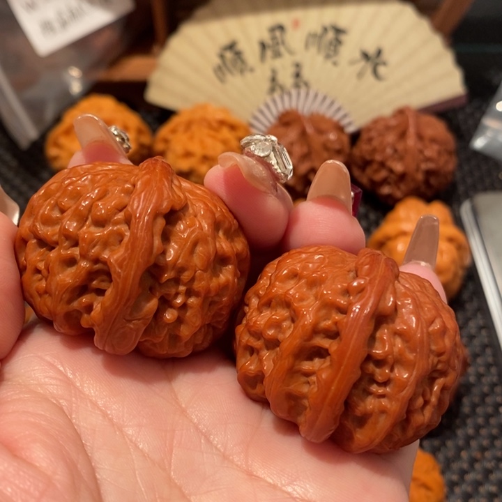 文玩核桃吊坠夜*白狮子616