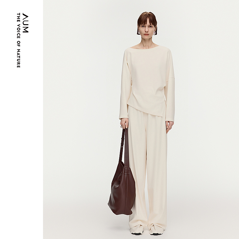 AUM噢姆26年春季新款气质白色百搭一字领针织磨毛上衣M1GB11271