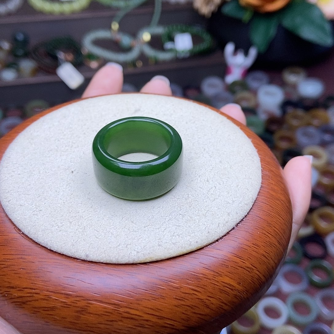 和田玉戒指未镶嵌18.4竹青（毕业辣菠菜