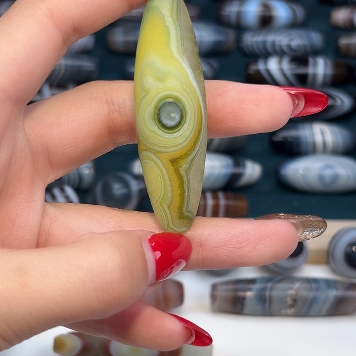 哎***去玛瑙/玉髓合金珠宝奇石