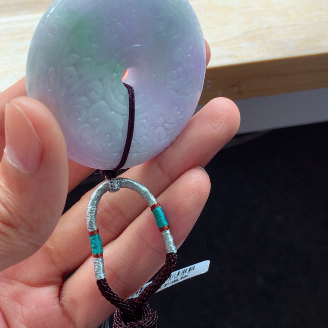 翡翠颈饰未镶嵌吊坠