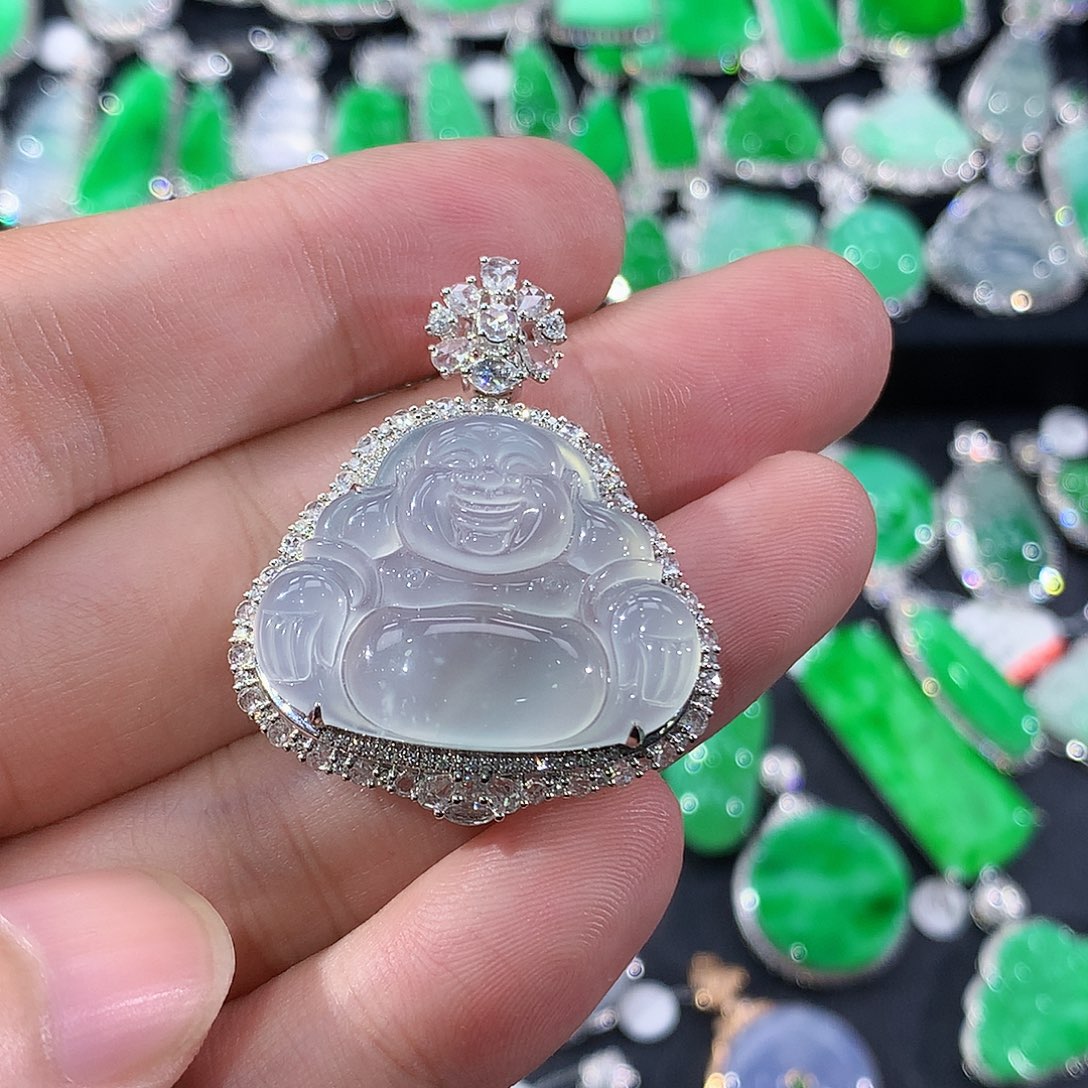 翡翠18K金镶嵌颈饰