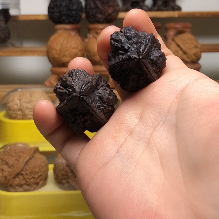 抖***户文玩核桃吊坠云南铁核桃