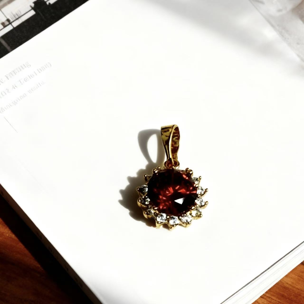 钻石吊坠红吊坠太阳花系列b33