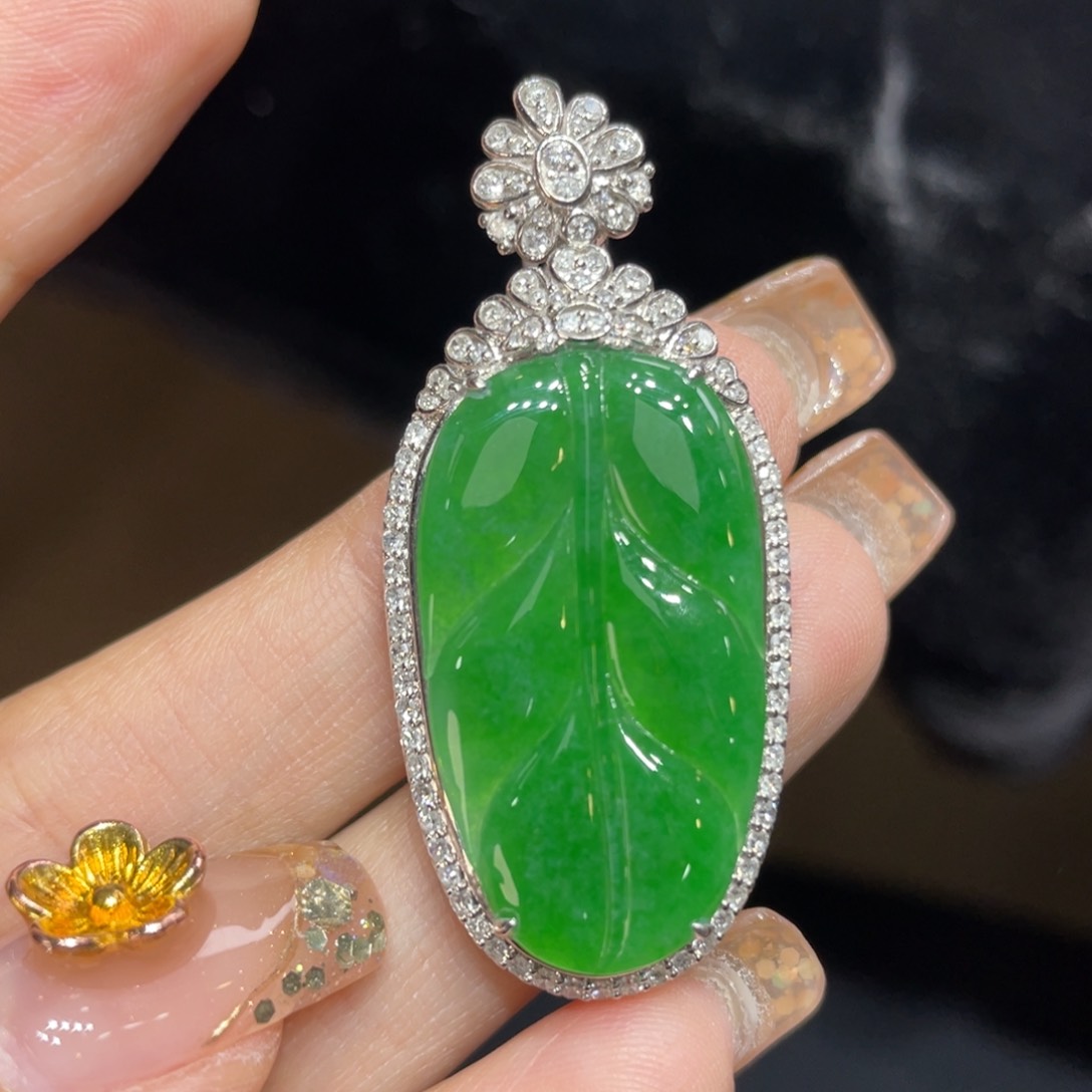 翡翠颈饰18K金镶嵌天然缅甸翡翠