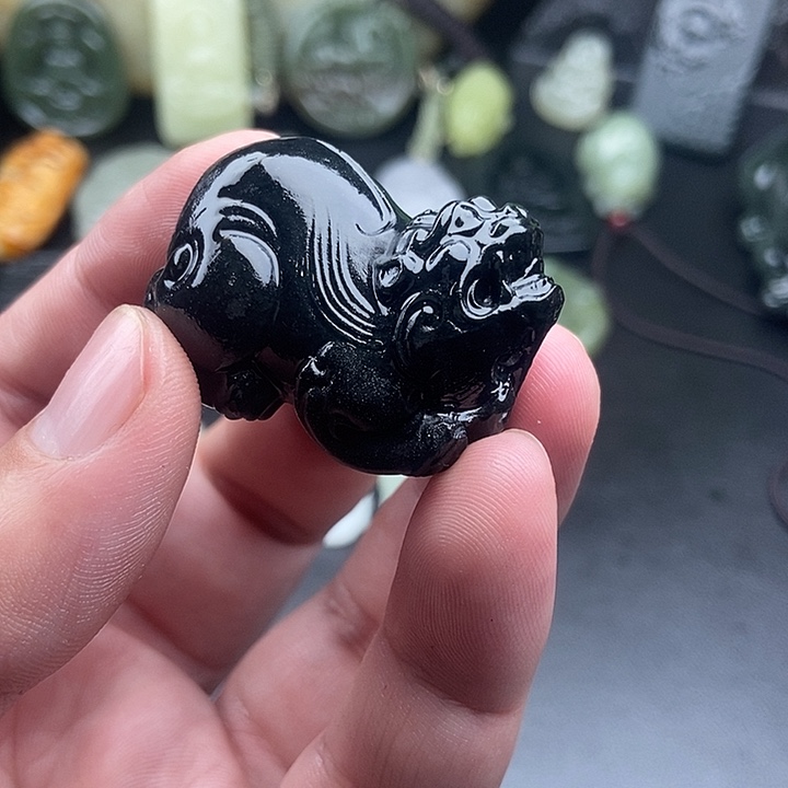 云***湖和田玉（糖玉）未镶嵌颈饰