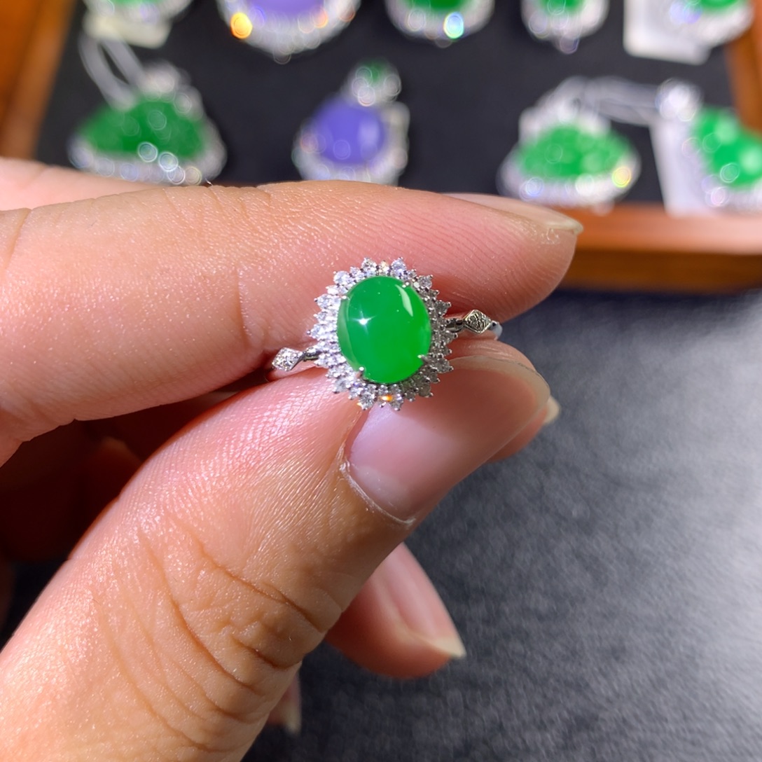 翡翠18K金镶嵌戒指翡翠