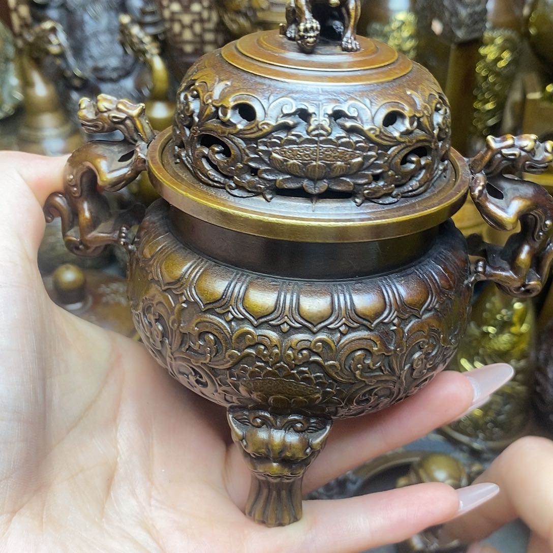 铜器摆件做工精良