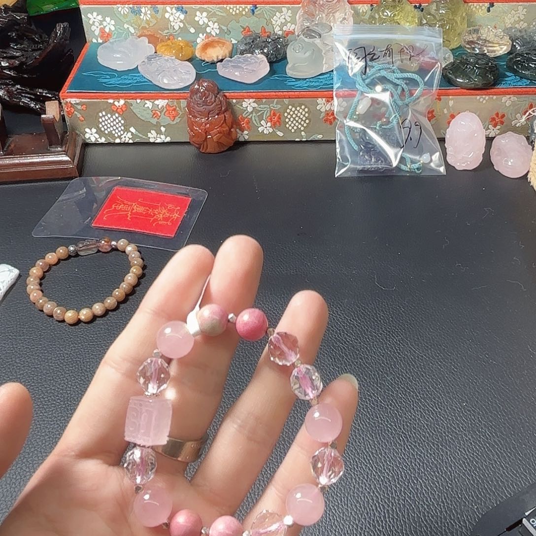 蕉***绿未镶嵌手链水晶精美典雅手串