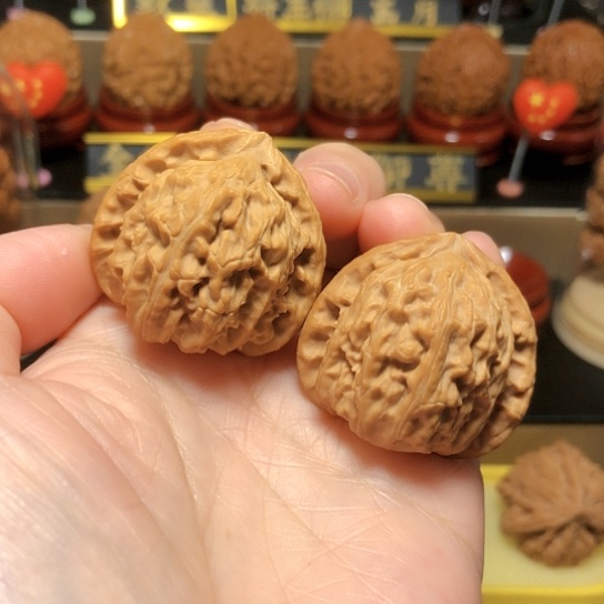 特价福利：三角白狮子