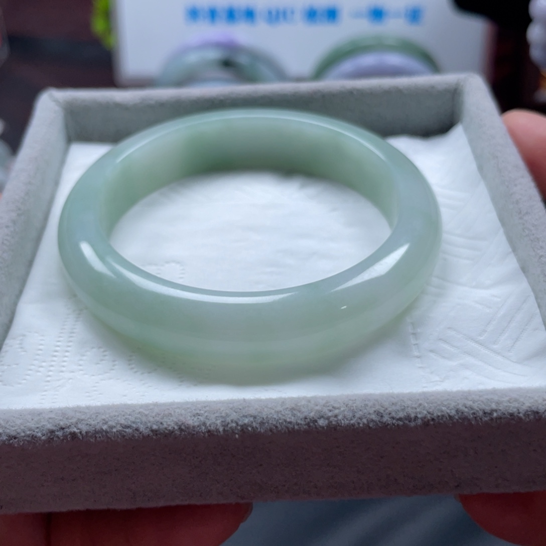 翡翠未镶嵌手镯手镯