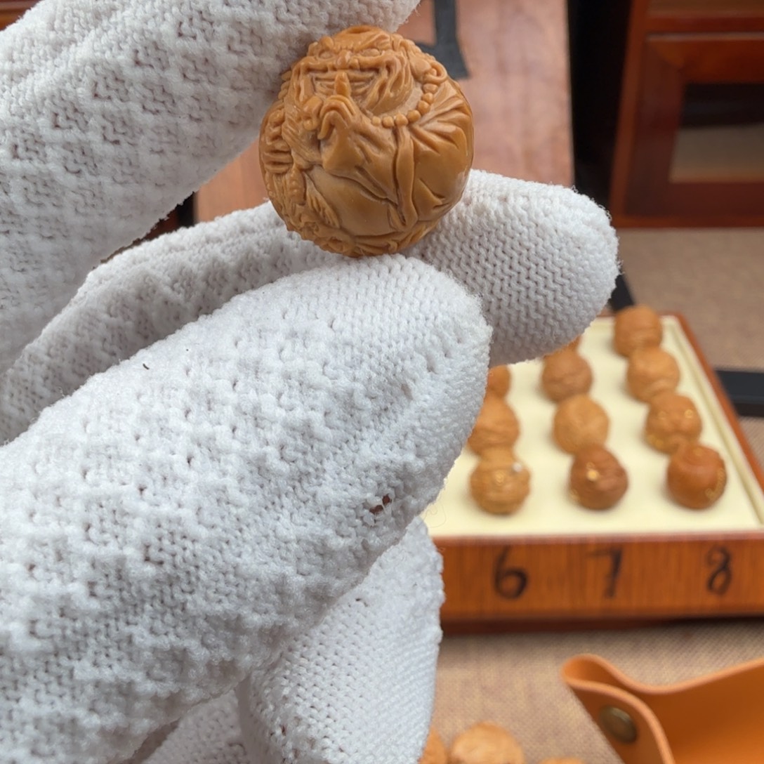 咗****猴头核桃吊坠降龙罗汉发货链接