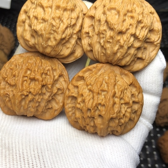 淮***味文玩核桃吊坠平顶狮子头，老公子帽