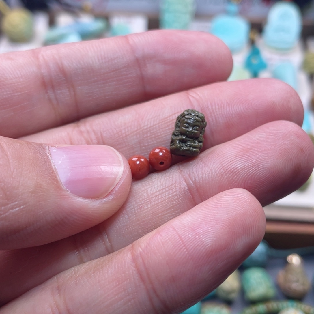 南红玛瑙配饰未镶嵌