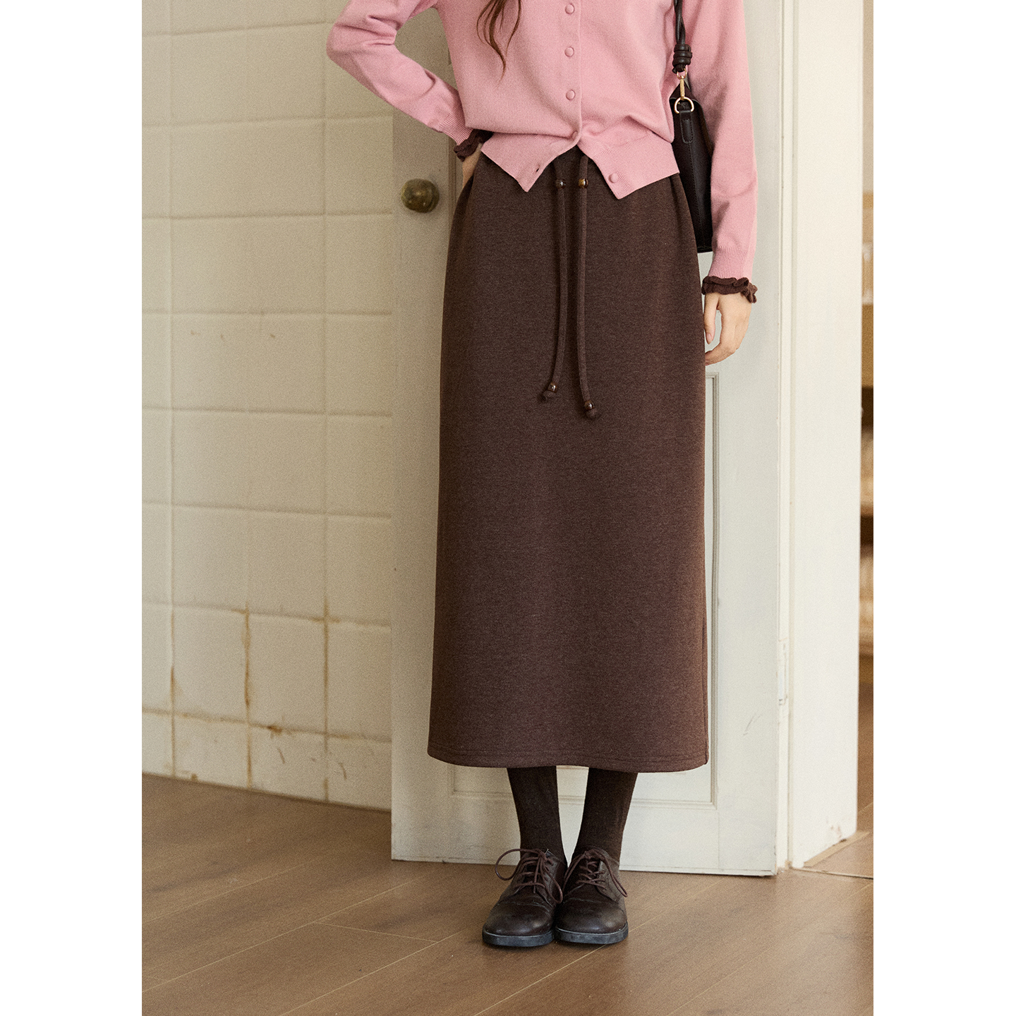 谜秀显瘦休闲新品高腰磨毛半身裙女2025冬季直筒抽绳中长裙后开叉